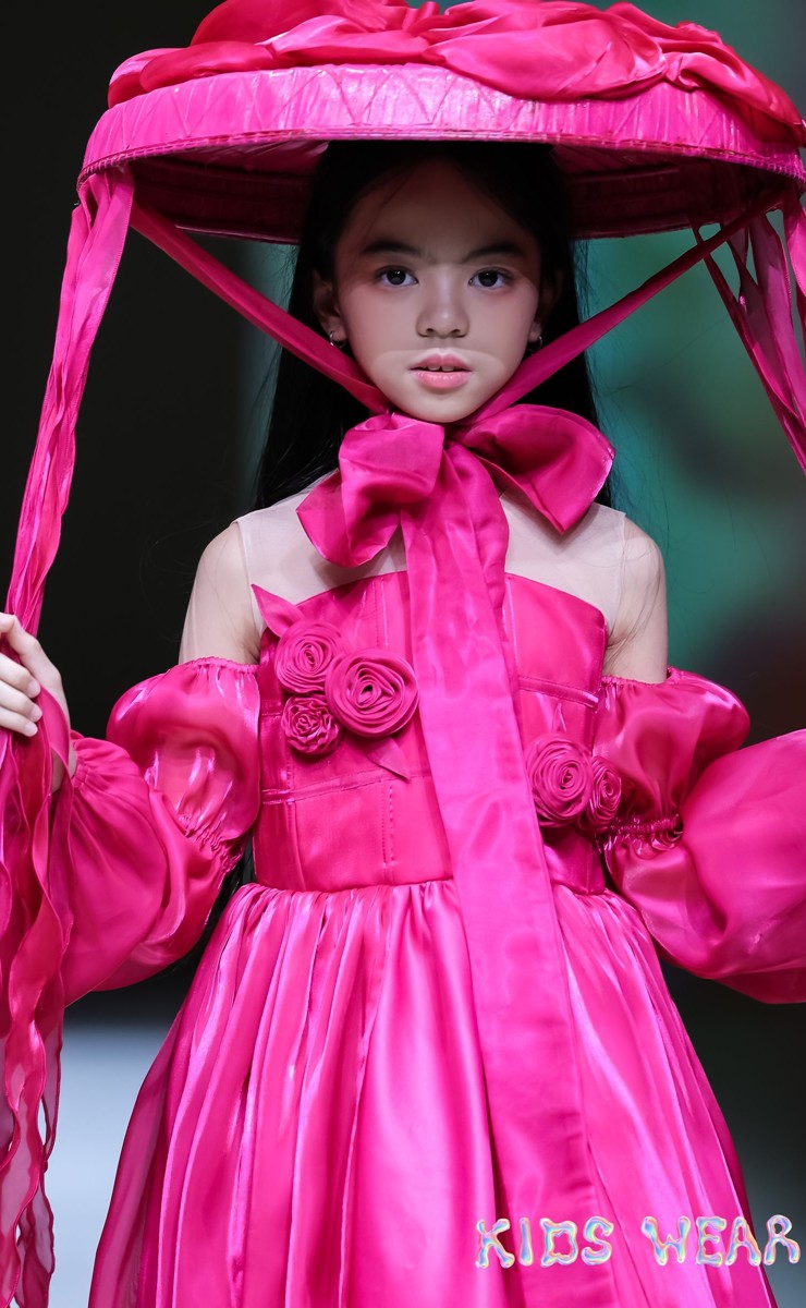 10 mẫu nhí Việt Nam tại Shanghai Fashion Week 2024 - 5