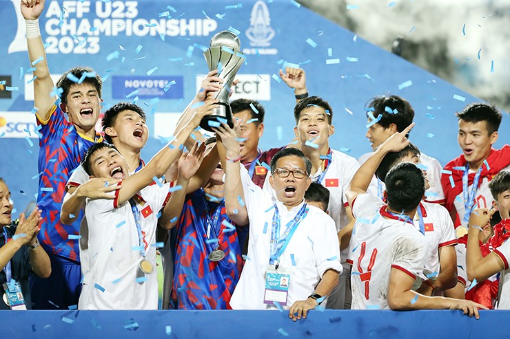 HLV Hoàng Anh Tuấn dẫn dắt U23 Việt Nam vô địch U23 Đông Nam Á 2023.