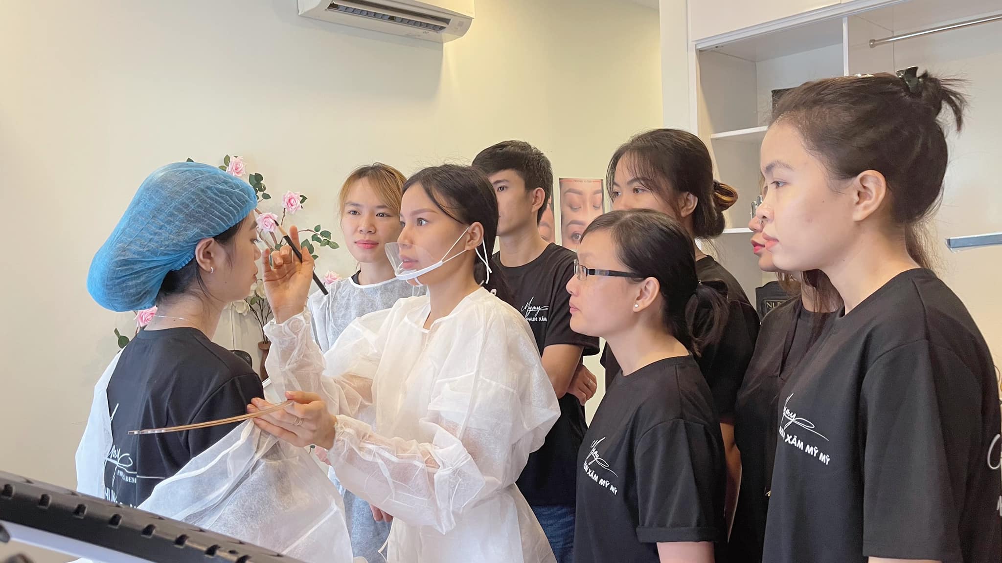 Master Mỹ Mỹ dẫn dắt đam mê nghệ thuật phun xăm đến bạn trẻ - 4