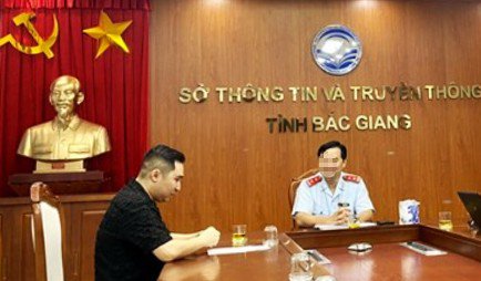Thanh tra Sở Thông tin và Truyền thông Bắc Giang làm việc với TikToker Nguyễn Nhật Hải.