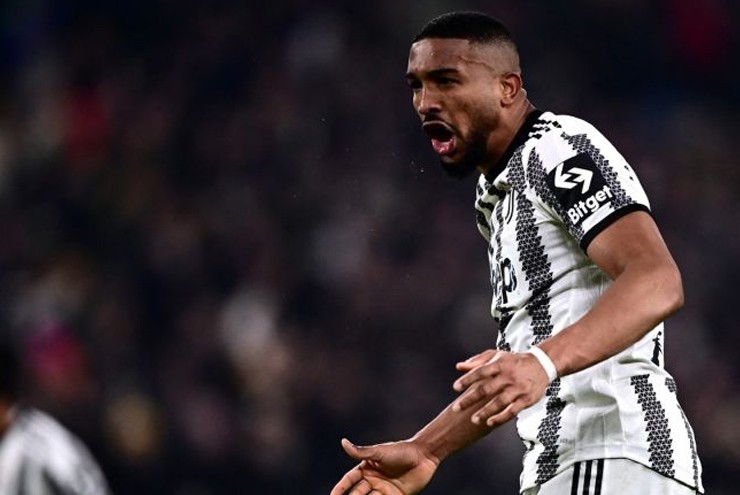 Bremer được MU quan tâm