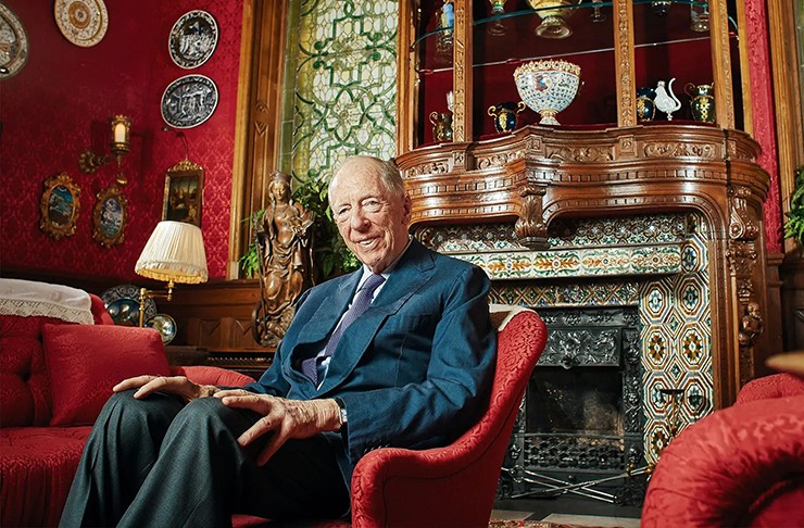Jacob Rothschild là người đứng đầu gia tộc Rothschild nhiều năm qua cho tới khi ông qua đời vào ngày 26/2/2024 mới đây.
