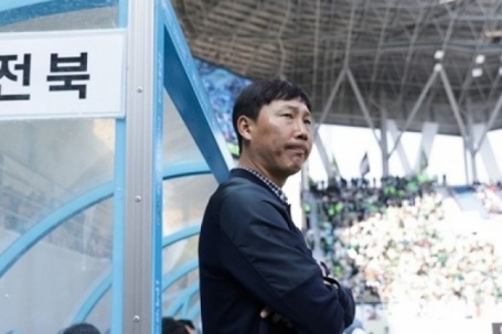 Huấn luyện viên trưởng Đội tuyển bóng đá Việt Nam: Không Hàn Quốc thì Nhật Bản?