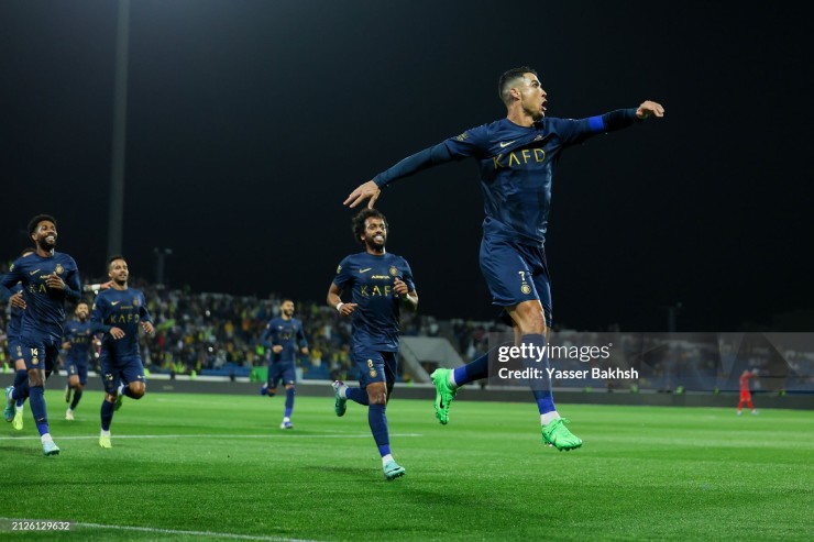 Ronaldo tỏa sáng rực rỡ trong trận đại thắng của Al Nassr