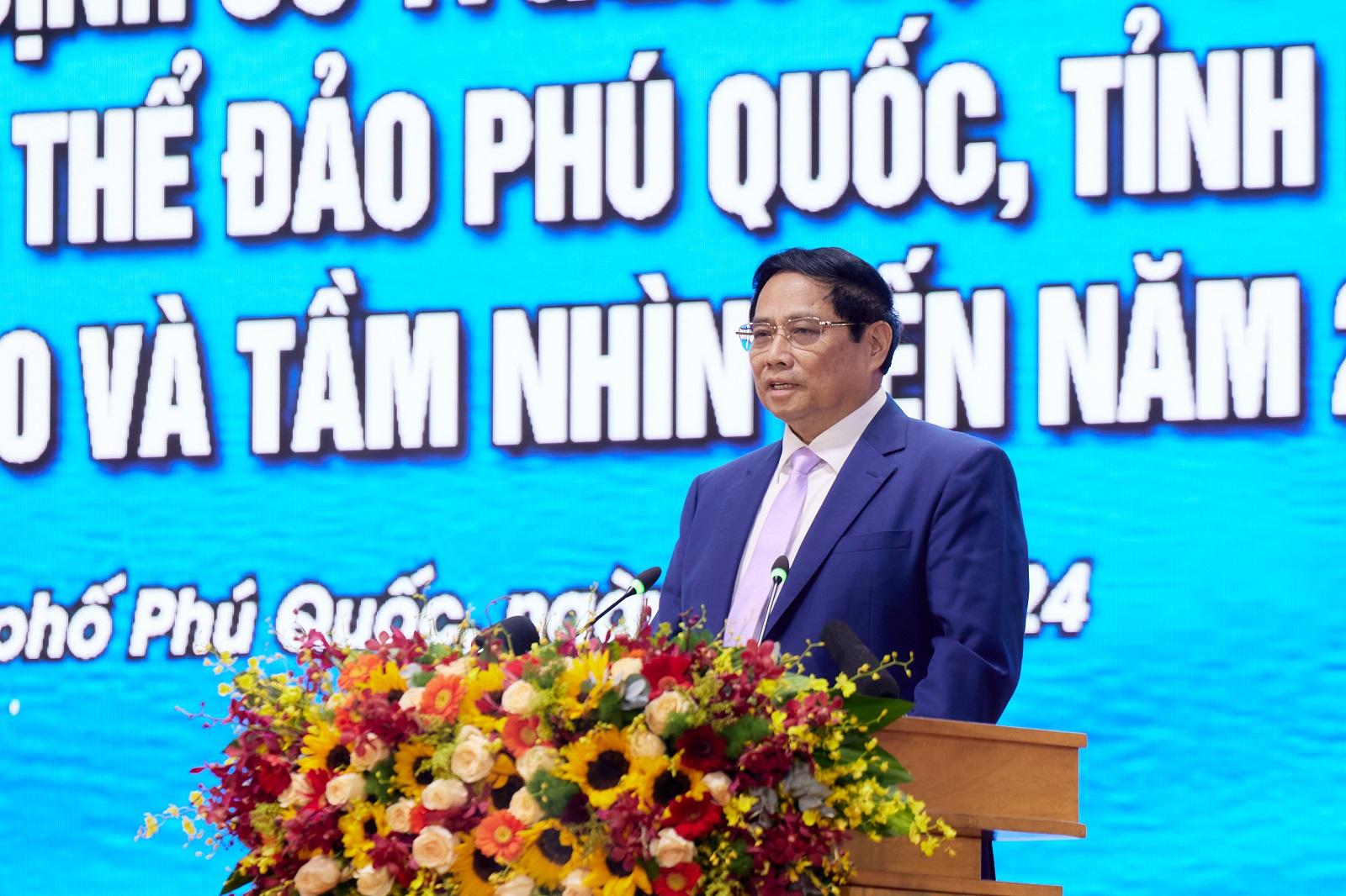 Thủ tướng Phạm Minh Chính khảo sát các dự án tại Thị trấn Hoàng Hôn, Phú Quốc - 11