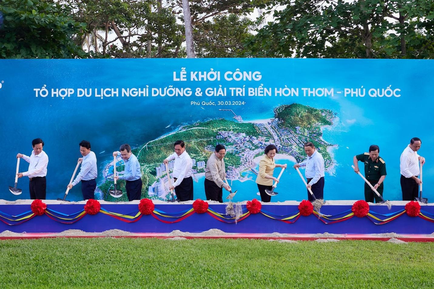 Thủ tướng Phạm Minh Chính khảo sát các dự án tại Thị trấn Hoàng Hôn, Phú Quốc - 2