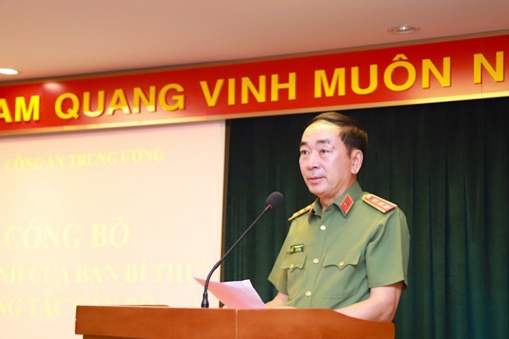 Thứ trưởng Trần Quốc Tỏ phát biểu giao nhiệm vụ tại buổi lễ. Ảnh: CA