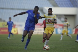 Bóng đá - Video bóng đá Quảng Nam - HAGL: 4 phút 2 bàn, căng thẳng đua trụ hạng (V-League)