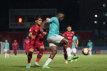 Video bóng đá Khánh Hòa - Hà Tĩnh: Thủng lưới phút 82, cay đắng cuối bảng (V-League)