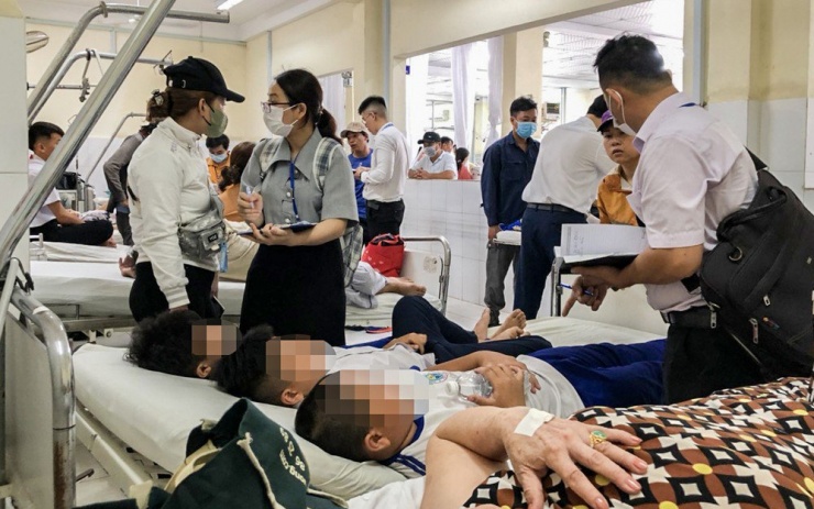 Nhiều học sinh đang điều trị tại Bệnh viện tỉnh Khánh Hòa. Ảnh: BT
