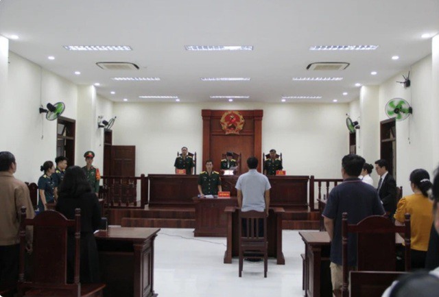 Phiên toà sơ thẩm xét xử vụ nữ sinh Ninh Thuận, tháng 12-2023. Ảnh: KN