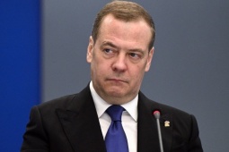 Ông Medvedev cảnh báo "rắn" NATO