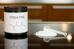 Đàn ông - Bạn nên uống bao nhiêu nước với creatine?