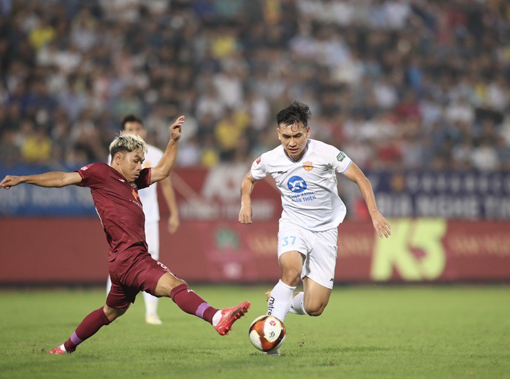 Trực tiếp bóng đá Nam Định - Bình Định: Xà ngang rung chuyển (V-League) (Hết giờ) - 2