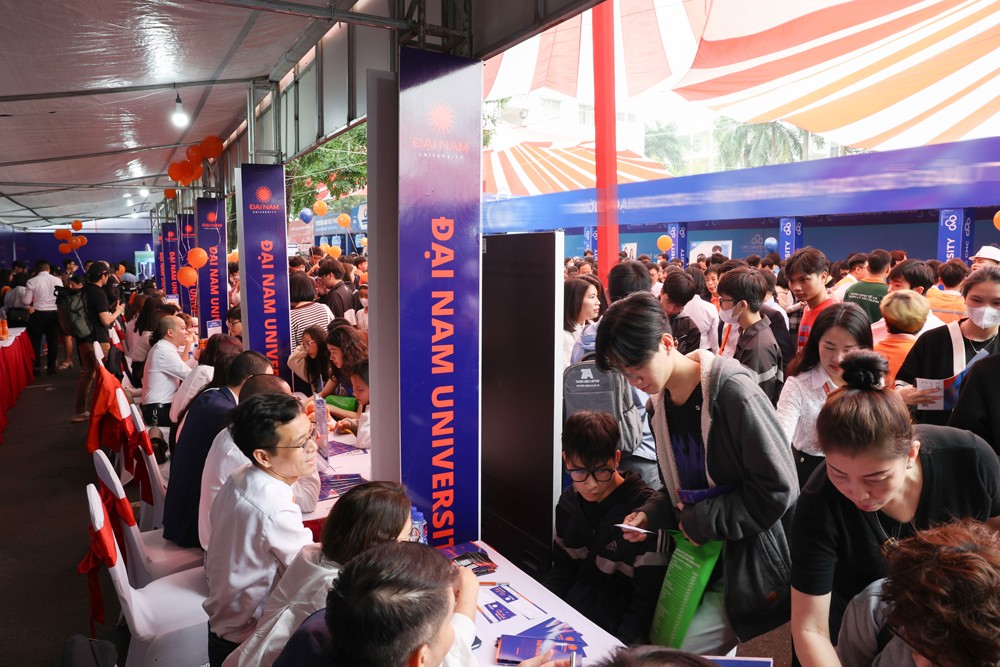 Thời gian đào tạo rút ngắn, chính sách học bổng đa dạng, 100% sinh viên được kết nối việc làm là những điểm mới thu hút thí sinh, phụ huynh trong mùa tuyển sinh 2024 của Đại học Đại Nam.