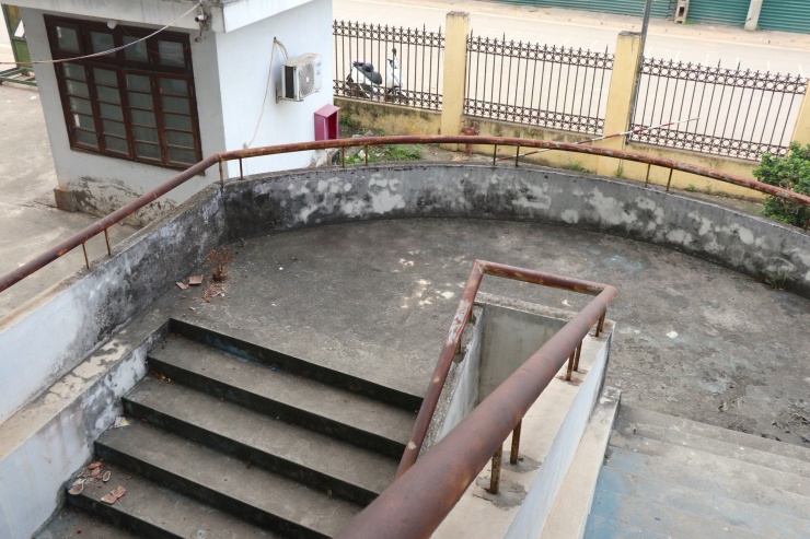 Sân vận động 'hoành tráng' nhưng 'ngủ quên' cả chục năm ở Hà Nội - 13