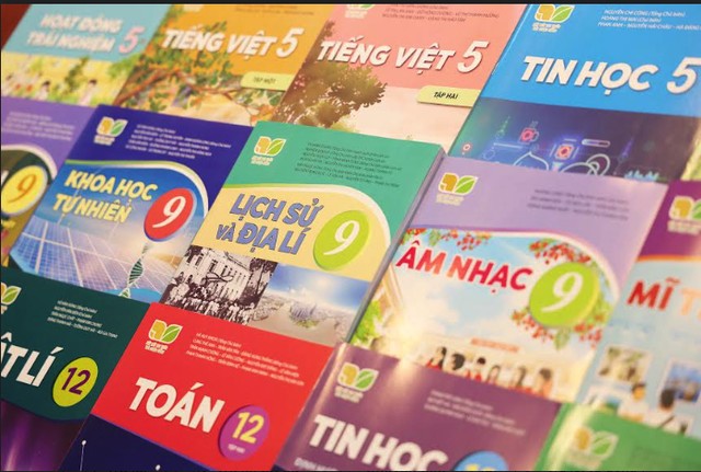 Nhà xuất bản Giáo dục Việt Nam cho biết sẽ điều chỉnh giảm giá sách giáo khoa giảm từ 9,6 đến 11,2% so với năm trước