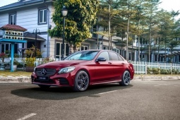 Tầm giá 2 tỷ nên chọn Mercedes-Benz C300 hay Lexus IS300?