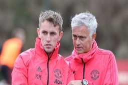 Trợ lý cũ Mourinho gây sốt giải hạng Nhất, bất ngờ sáng cửa về MU thay Ten Hag