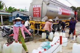 Tin tức trong ngày - Tỉnh đầu tiên ở miền Tây công bố hạn mặn, thiếu nước khẩn cấp