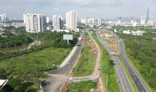 Đường song hành cao tốc TP HCM - Long Thành - Dầu Giây đang dần hoàn thành