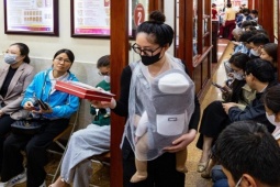 Vàng nhẫn tăng cao nhất lịch sử, vượt 75 triệu đồng/lượng, cửa hàng vàng đông như trảy hội