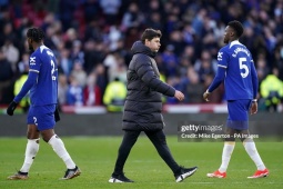 Bóng đá - Chelsea bị đội bét bảng cầm hòa: Pochettino chán nản, fan &quot;The Blues&quot; đòi sa thải HLV