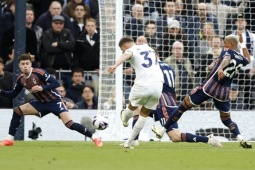 Video bóng đá Tottenham - Nottingham Forest: Hậu vệ dạy tiền đạo dứt điểm (Ngoại hạng Anh)