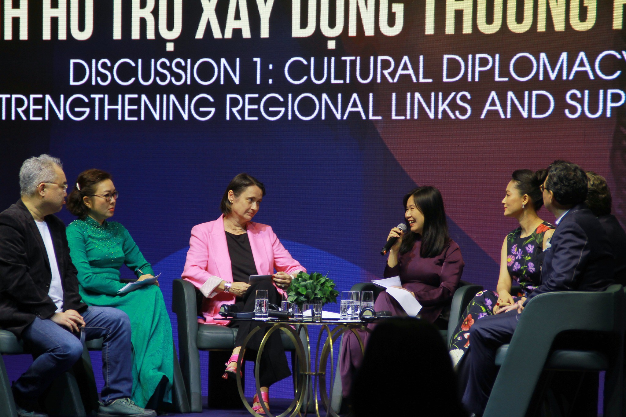 Bà Ngô Thị Bích Hạnh, phó chủ tịch BHD, có những chia sẻ thẳng thắn về thị trường điện ảnh Việt.