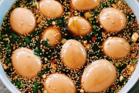 Cách làm trứng lòng đào ngâm tương ngon chuẩn vị, người vụng mấy cũng...