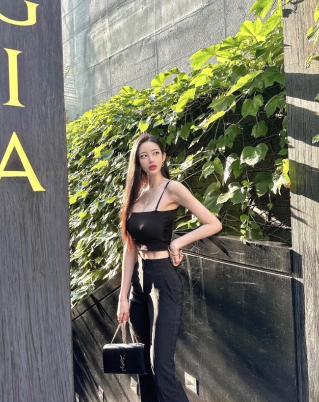 Body đẹp như photoshop của nữ blogger mê trái cây Việt Nam - 2