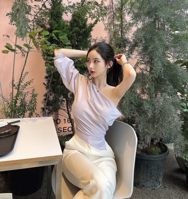 Body đẹp như photoshop của nữ blogger mê trái cây Việt Nam - 7