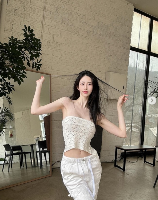 Body đẹp như photoshop của nữ blogger mê trái cây Việt Nam - 8