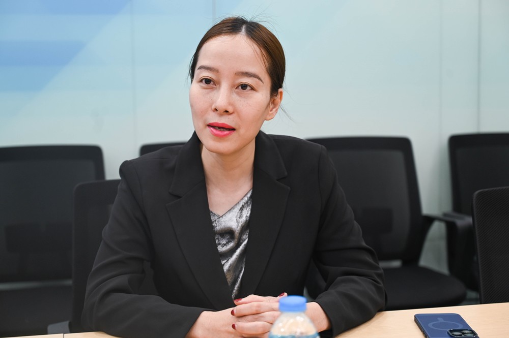 Bà Bùi Lê Thùy Linh – Giám đốc kinh doanh Khối Khách hàng Chính phủ, Intel Việt Nam trong buổi làm việc với Trường Đại học CMC (Ảnh: CMC).
