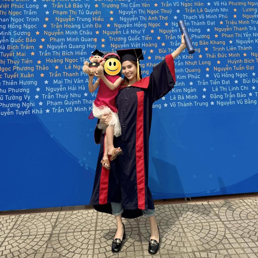 Thiên An tốt nghiệp đại học sau 2 năm bảo lưu để sinh con - 2