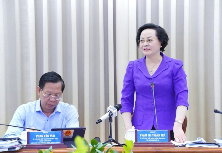 Bộ trưởng Bộ Nội vụ Phạm Thị Thanh Trà thống nhất không sắp xếp huyện Nhà Bè. Ảnh: THUẬN VĂN