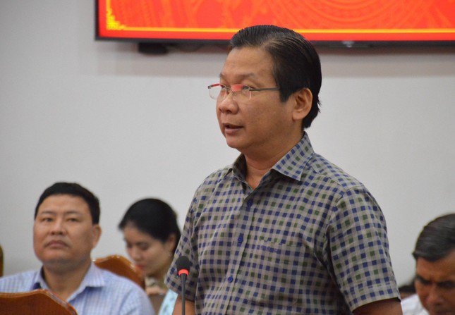 Ông Nguyễn Văn Đảm - Phó Giám đốc Sở Nội vụ tỉnh Cà Mau trả lời báo chí tại buổi họp báo quý I.