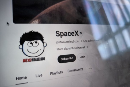 Kênh YouTube MixiGaming của Độ Mixi lại bị hack, đổi tên thành SpaceX