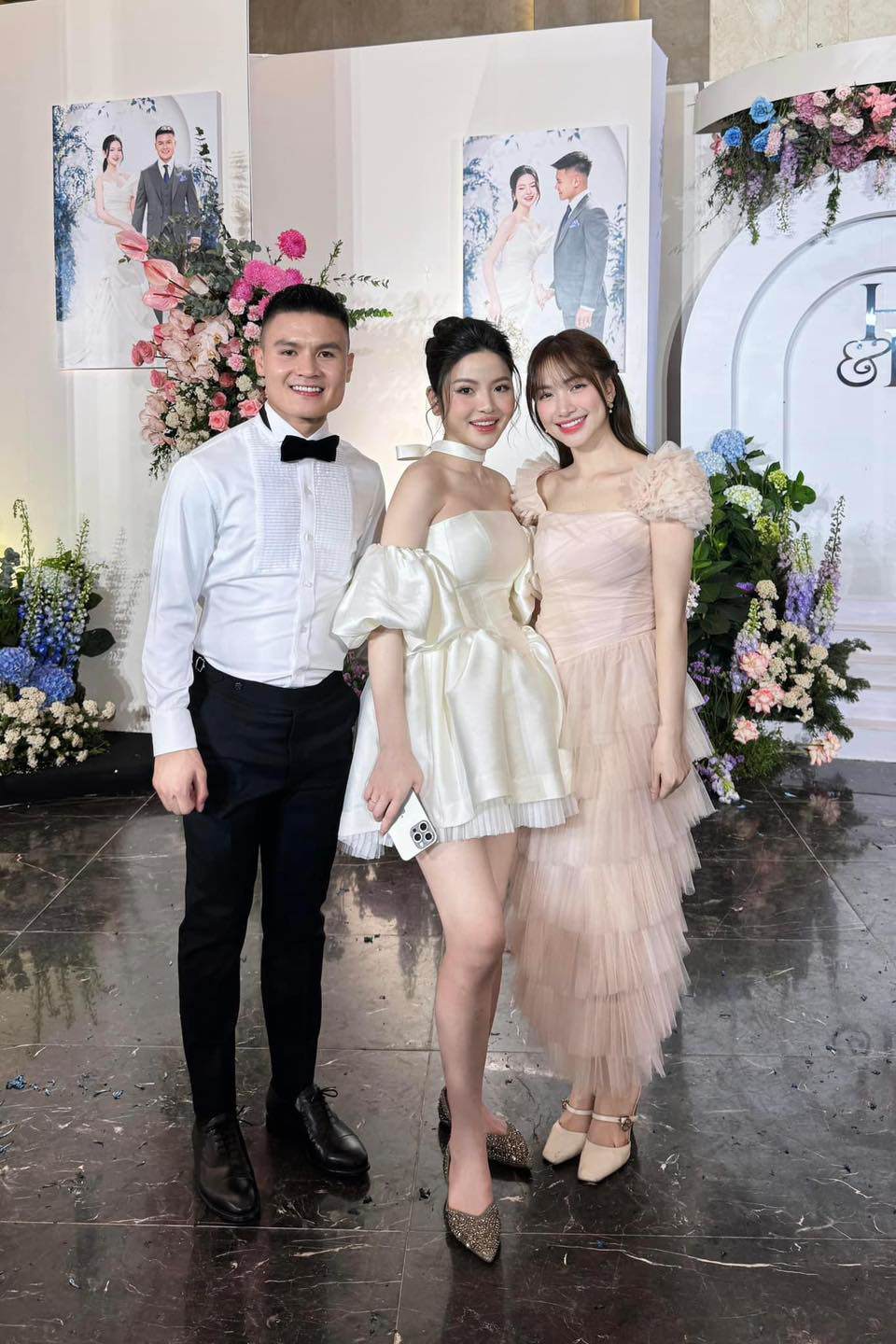 Hòa Minzy đăng ảnh chụp trong đám cưới Quang Hải - Chu Thanh Huyền