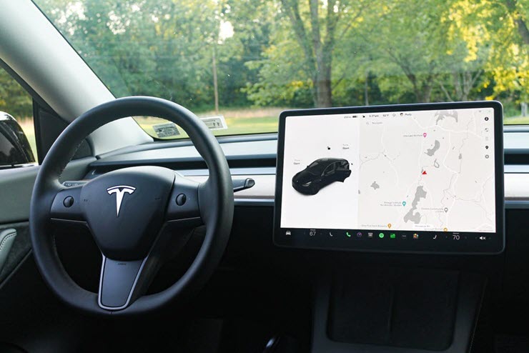 Hệ thống tự lái Autopilot của xe điện Tesla.