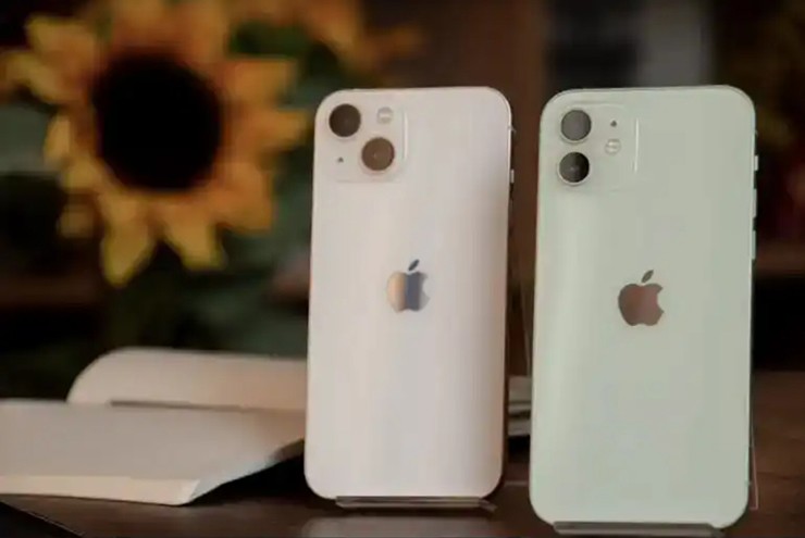 Smartphone tân trang được mùa tại Nga.