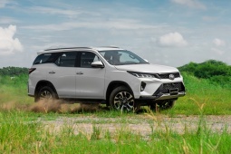 Tin tức ô tô - Giá xe Toyota Fortuner tháng 4/2024, rẻ nhất từ 1,055 tỷ đồng