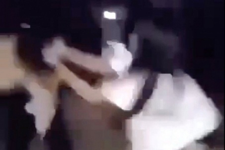 Nữ sinh bị lột đồ, đánh hội đồng dã man ở Quảng Bình