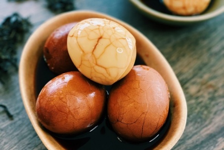 Trứng om trà với những đường vân tuyệt đẹp không ngờ dễ làm đến vậy