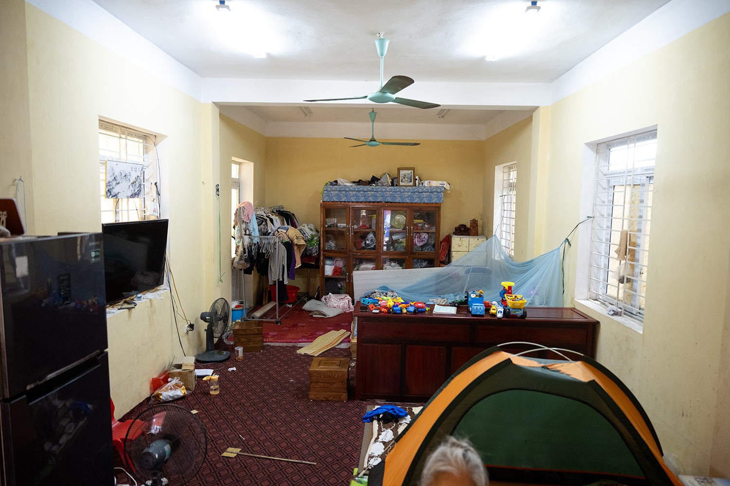 Bà Quy cùng 6 người ở trong căn phòng 30m2.