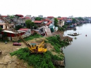 Tin tức trong ngày - Xóm ven sông xơ xác sau chuỗi ngày bị sạt lở