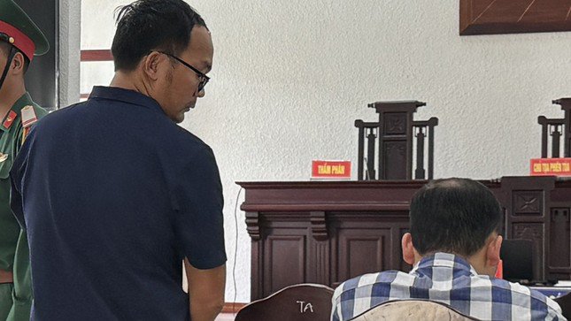 Bị cáo Hoàng Văn Minh trong giờ nghị án.