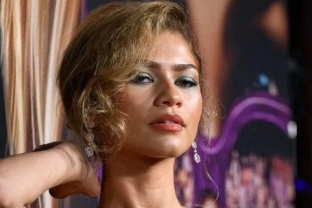 Zendaya lăng xê chiếc váy tennis và nhiều mẫu đồ cổ điển