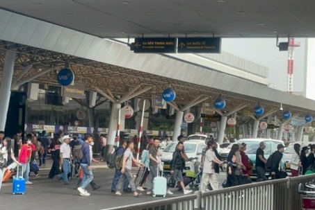Nghiên cứu làm cầu vượt, hầm bộ hành trong sân bay Tân Sơn Nhất