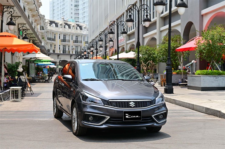 Giá xe Suzuki Ciaz tháng 4/2024, sedan cỡ B đạt tiêu chuẩn khí thải Euro 5 - 1